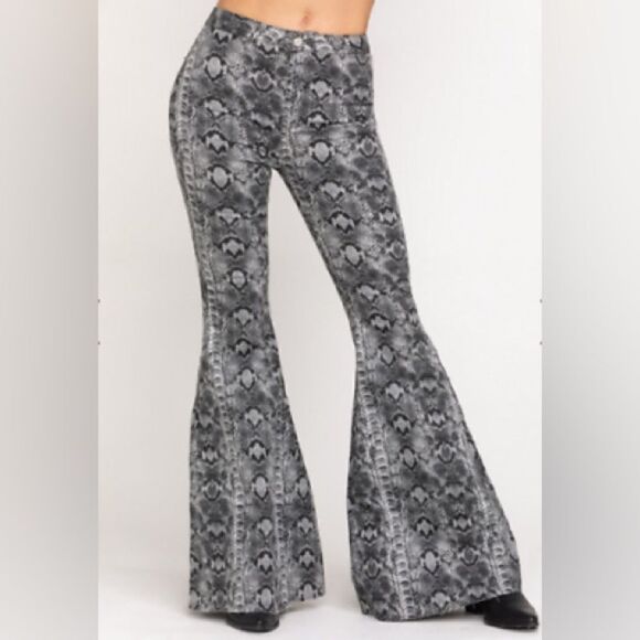 We The Free Just Float On Snake Print Flare Jeans 26 - Picture 1 of 6